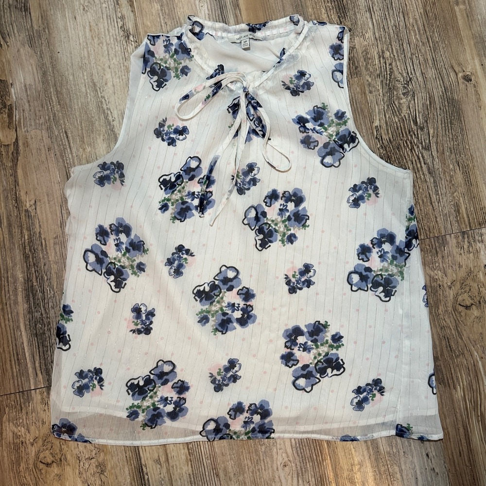 Skies Are Blue Floral Tie Neck Sleeveless Blouse White Blue Metallic MP